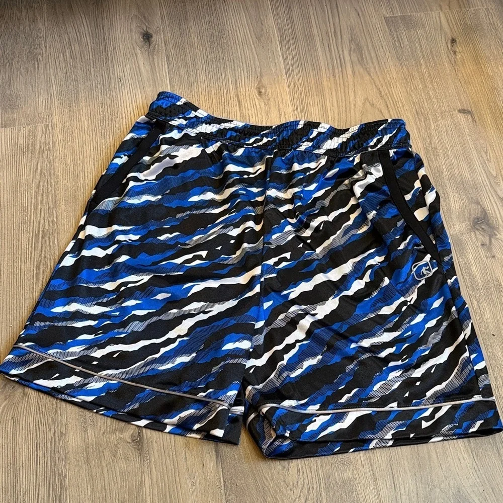 And1 Men's Wave Pattern Swim Shorts - Blue, Black, and White